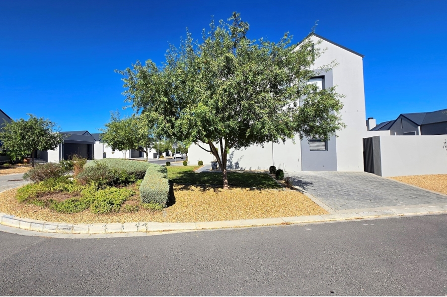 3 Bedroom Property for Sale in Aan de Wijnlanden Western Cape